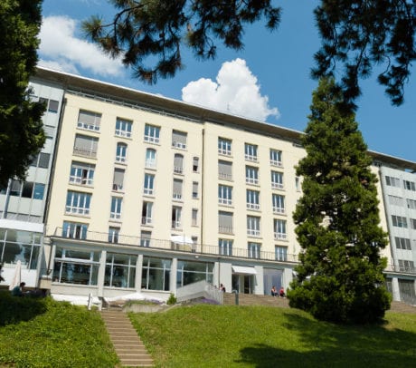 Facade sud du site HEP Vaud de la BCU Lausanne.