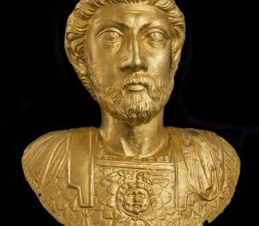 Buste en or de l’empereur Marc Aurèle (161-180 ap. J.-C.) © Site et Musée romains d'Avenches, photo NVP3D