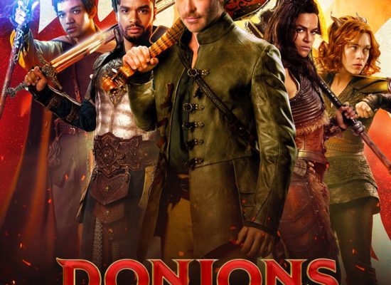 Affiche du film Donjons et Dragons: l'Honneur des voleurs. Le groupe d'aventuriers dotés de leurs armes ou accessoires favoris prennent la pose.