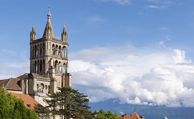 Vue sur la cathedrale de Lausanne depuis la tourelle du Palais de Rumine.